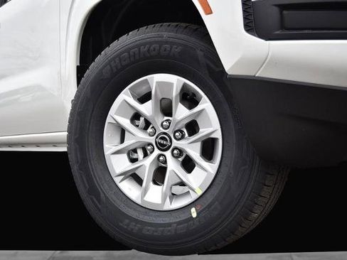 New 2026 Nissan Frontier S image 3