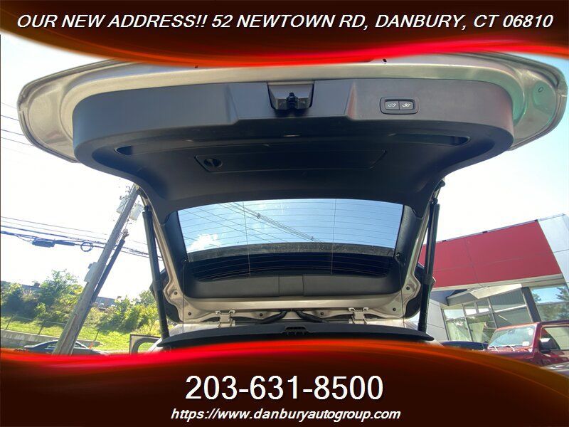 Used 2024 Volvo XC40 B5 Plus AWD/4WD image 23