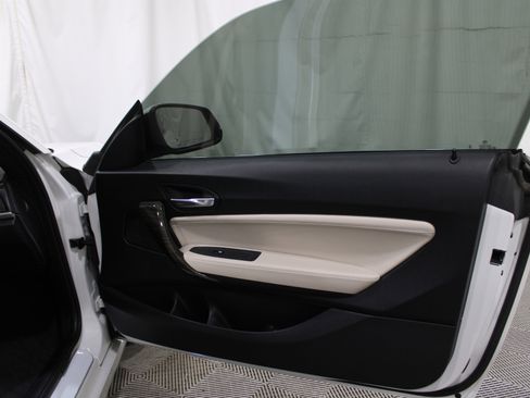 Used 2017 BMW 230i Convertible image 28