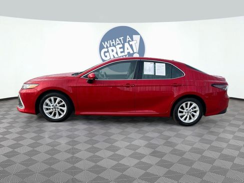 Used 2024 Toyota Camry LE image 3