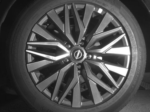 Used 2025 Nissan Altima 2.5 SV FWD image 14