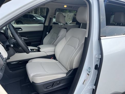 New 2026 Nissan Pathfinder SL FWD image 18