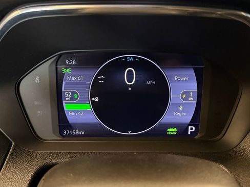 Used 2023 Chevrolet Bolt LT w/ Infotainment Package FWD image 10