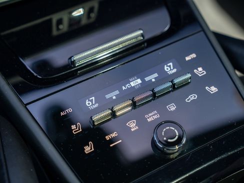 Certified 2025 Porsche Cayenne E-Hybrid AWD/4WD image 20