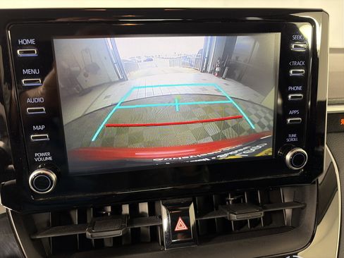 Used 2020 Toyota Corolla LE FWD image 19
