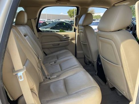 Used 2013 Cadillac Escalade AWD image 24