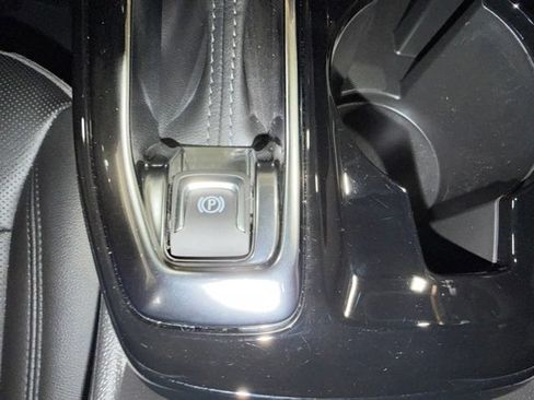 Used 2025 Chevrolet Trax ACTIV w/ Driver Confidence Package FWD image 39