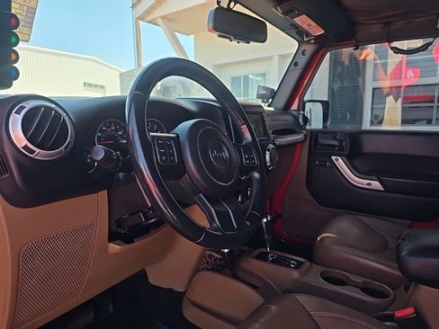 Used 2015 Jeep Wrangler Unlimited Sahara w/ Max Tow Package image 14