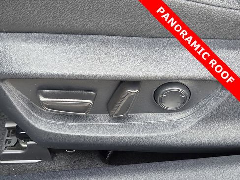Used 2025 Toyota Camry XSE FWD image 14