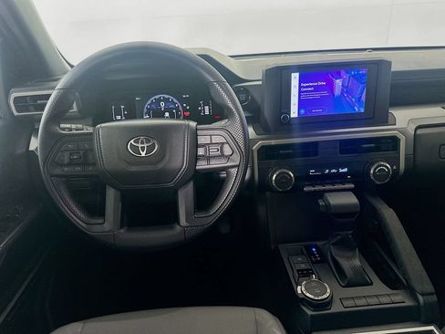 Used 2025 Toyota Tacoma SR5 AWD/4WD image 22