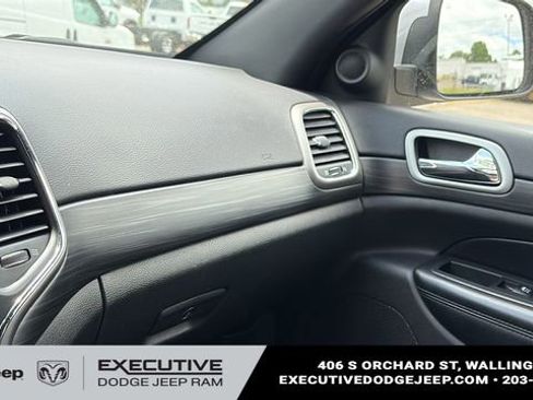 Used 2021 Jeep Grand Cherokee Laredo AWD/4WD image 19