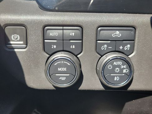 Used 2022 Chevrolet Silverado 1500 RST w/ Convenience Package II AWD/4WD image 30