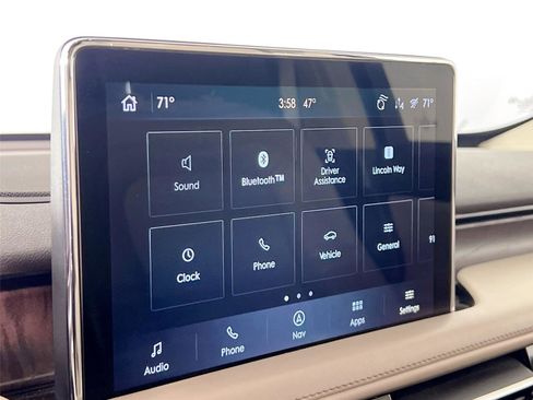 Used 2021 Lincoln Aviator Reserve w/ Elements Package Plus image 14