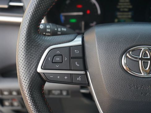 Used 2022 Toyota Sienna XSE w/ XSE Plus Package AWD/4WD image 21