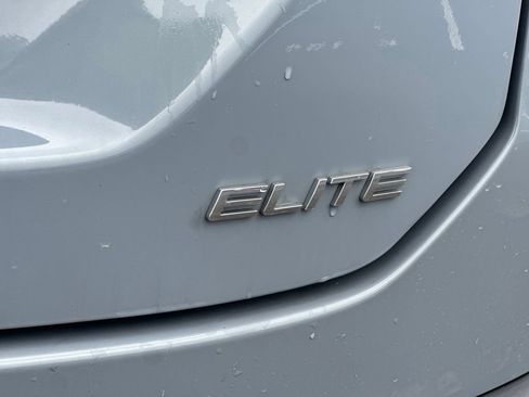 Used 2023 Honda Pilot Elite image 4