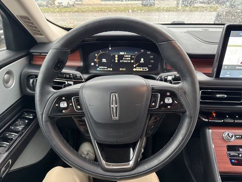 Certified 2023 Lincoln Aviator Reserve w/ Equipment Group 201A image 12