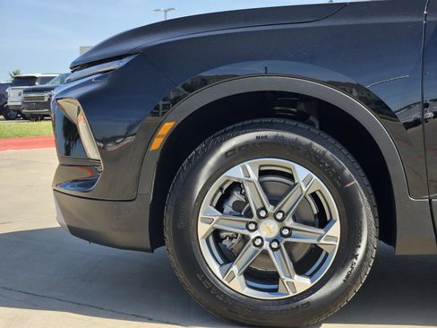 New 2026 Chevrolet Blazer LT w/ Convenience Package FWD image 11