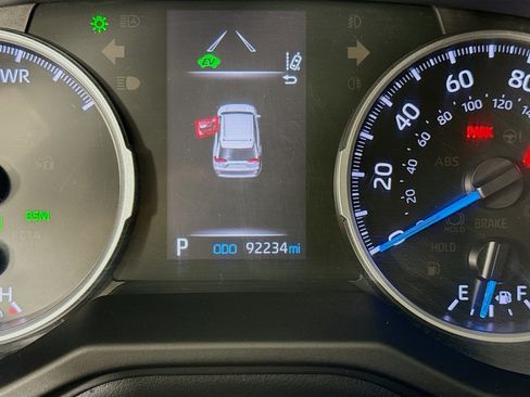 Used 2020 Toyota RAV4 XLE w/ Convenience Package image 12