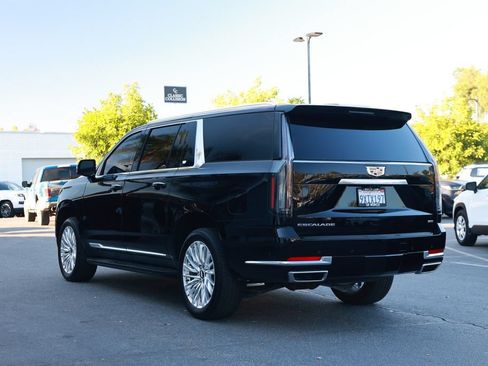 Used 2025 Cadillac Escalade ESV Premium Luxury AWD/4WD image 7