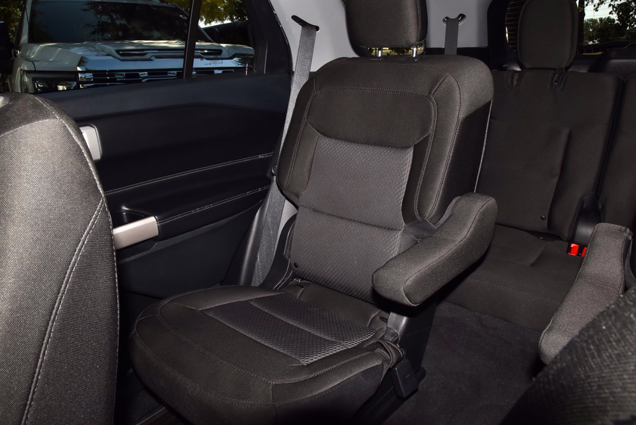 Used 2023 Ford Explorer XLT AWD/4WD image 20