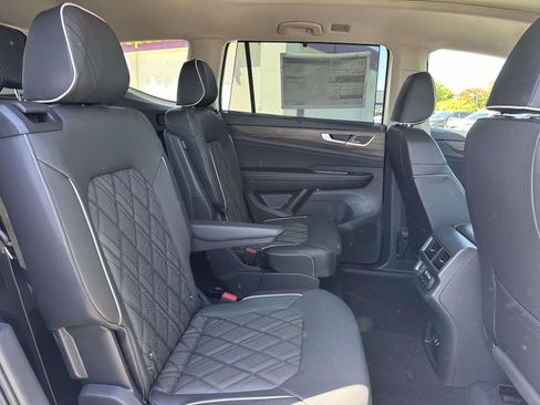 New 2026 Volkswagen Atlas SEL Premium R-Line AWD/4WD image 10