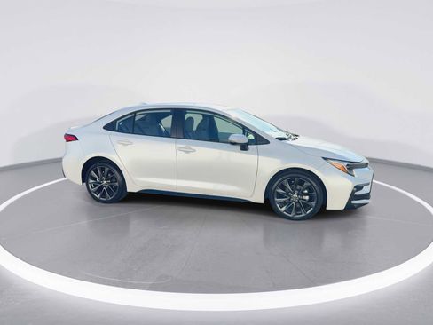Used 2026 Toyota Corolla SE FWD image 9