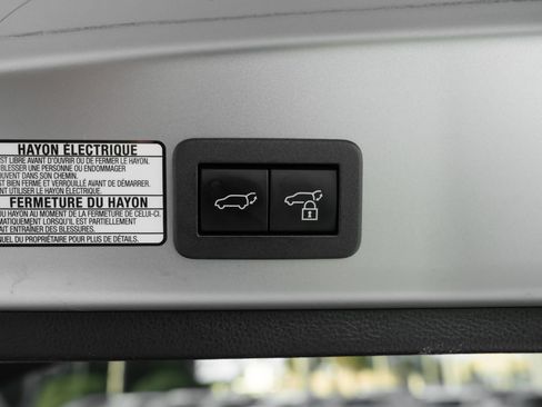 Used 2023 Toyota Corolla Cross XLE w/ Convenience Package FWD image 43