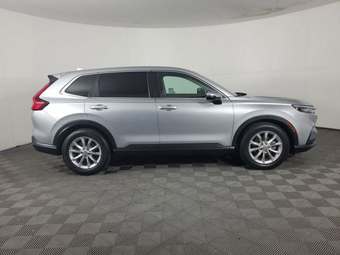 Used 2023 Honda CR-V EX image 3