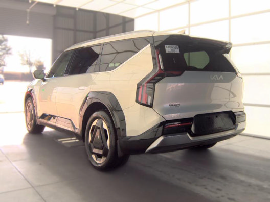 Used 2024 Kia EV9 Land AWD/4WD image 12