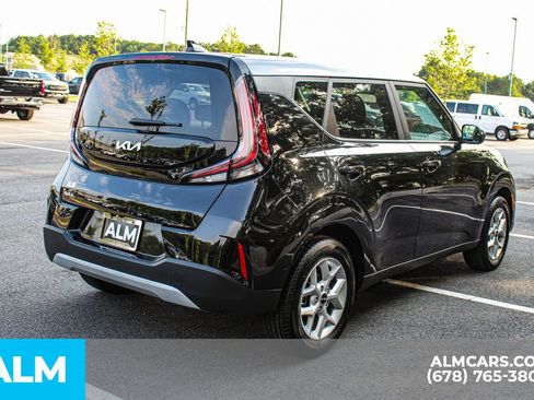 Used 2025 Kia Soul LX w/ LX Technology Package FWD image 5