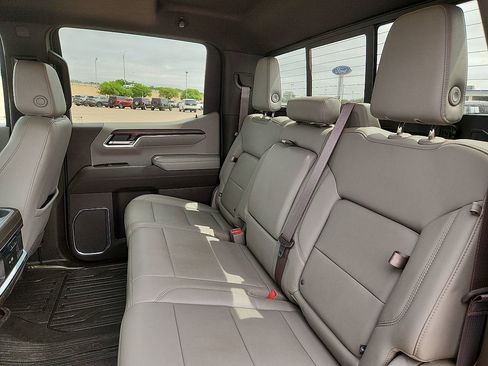 Used 2022 GMC Sierra 1500 SLT w/ SLT Premium Plus Package AWD/4WD image 5