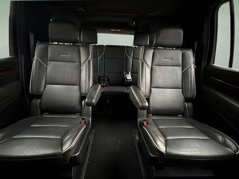 Used 2021 Cadillac Escalade ESV Premium Luxury AWD/4WD image 15