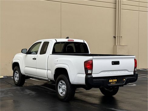 Used 2022 Toyota Tacoma SR RWD image 4