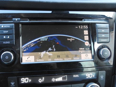 Used 2018 Nissan Rogue SL w/ Premium Package image 18