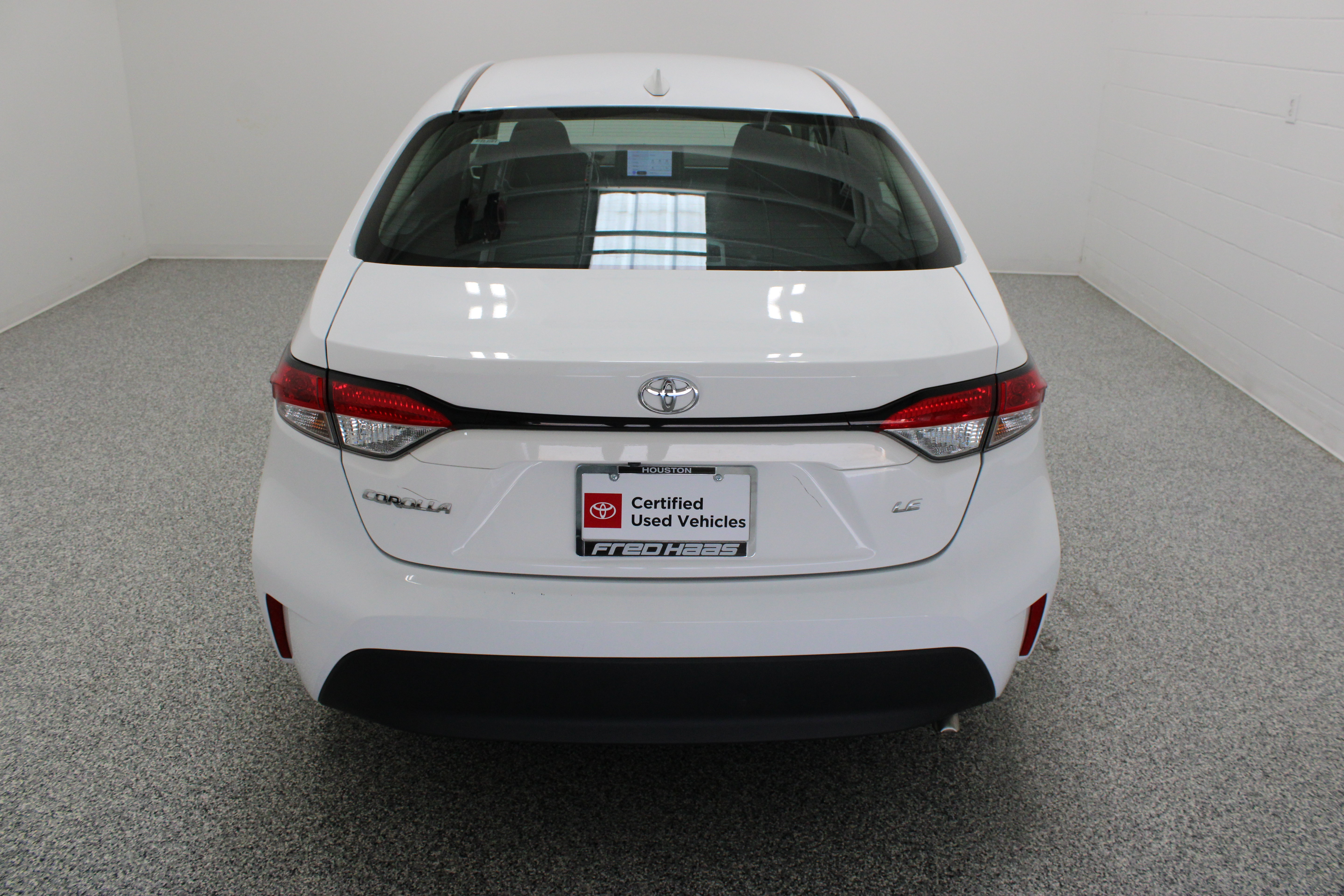 Certified 2025 Toyota Corolla LE FWD image 8