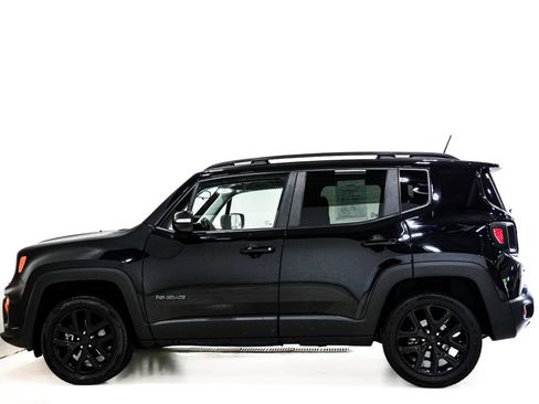 Used 2023 Jeep Renegade Altitude AWD/4WD image 5