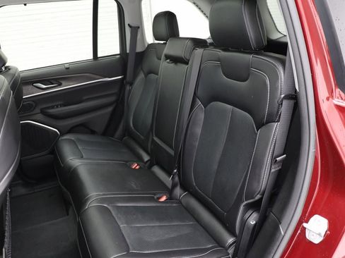 Used 2023 Jeep Grand Cherokee 4WD 4xe w/ Luxury Tech Group II image 11