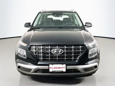 Used 2024 Hyundai Venue SEL FWD image 3