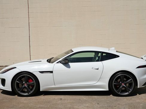 Used 2019 Jaguar F-TYPE R-Dynamic RWD image 46