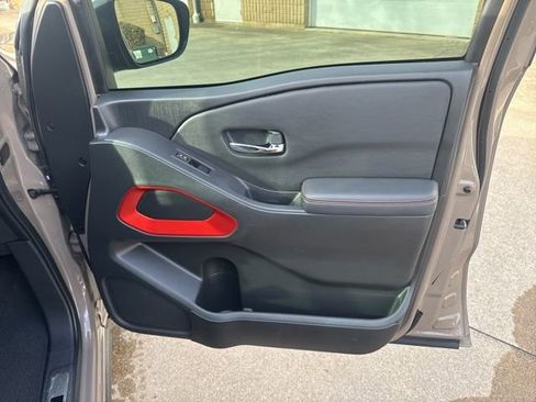 Used 2024 Nissan Frontier PRO-4X w/ Technology Package image 25