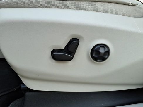 Used 2019 Chrysler Pacifica Limited FWD image 15
