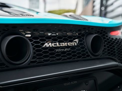 Used 2025 McLaren Artura Spider RWD image 14