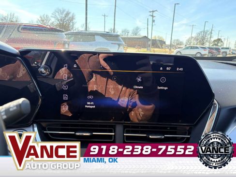 Used 2025 Chevrolet Trax LT w/ LT Convenience Package image 25