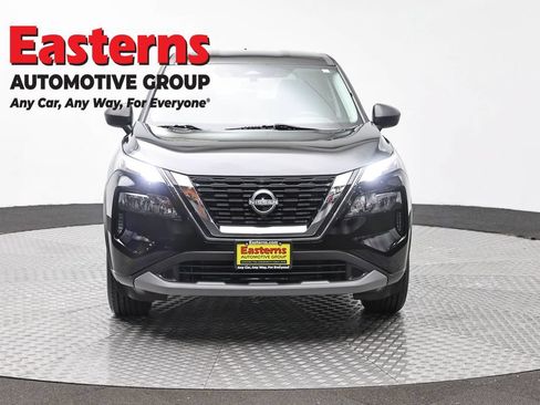 Used 2023 Nissan Rogue S AWD/4WD image 2