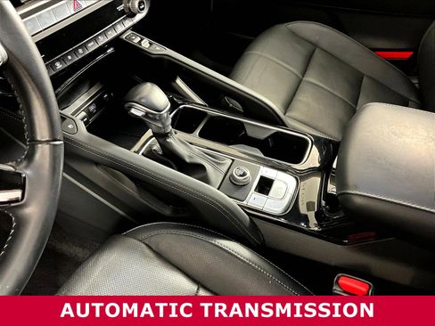 Used 2024 Kia Telluride EX w/ EX Captain's Chair Package FWD image 17