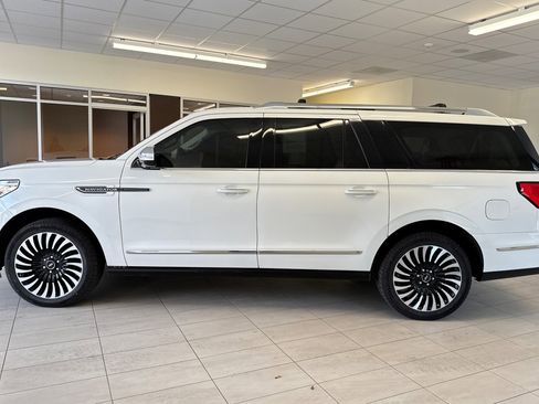 Certified 2021 Lincoln Navigator L Black Label w/ Cargo Convenience Package image 7