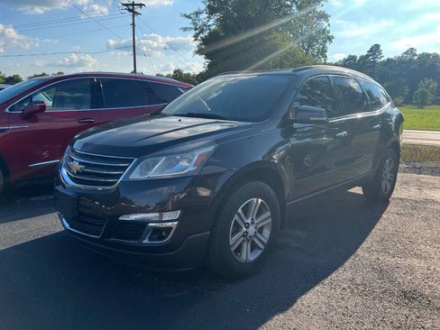 Used 2017 Chevrolet Traverse LT AWD/4WD image 1