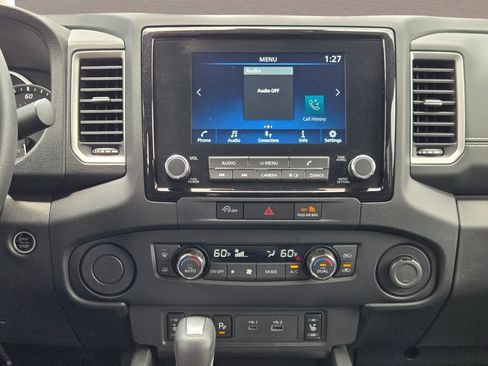 Used 2024 Nissan Frontier SV w/ SV Convenience Package RWD image 19