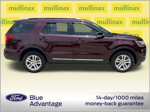 Used 2018 Ford Explorer XLT w/ Equipment Group 202A AWD/4WD image 2