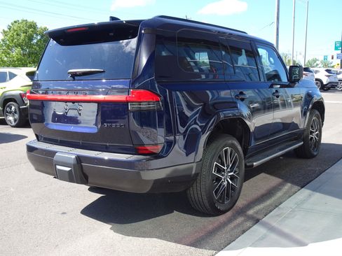 Used 2024 Lexus GX 550 w/ Accessory Package (2T) AWD/4WD image 5